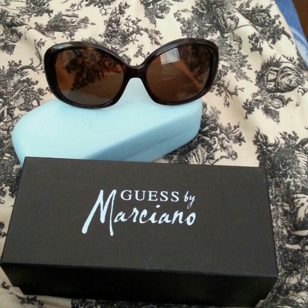 Guess by Marciano Sunglasses